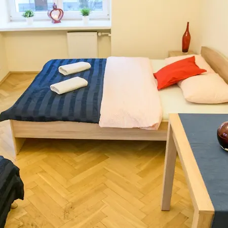 Golden Center Apartment